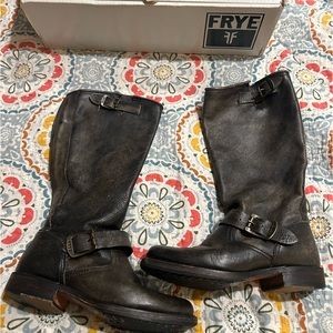 Frye Veronica slouch moto boot distressed black/gray size 6.5